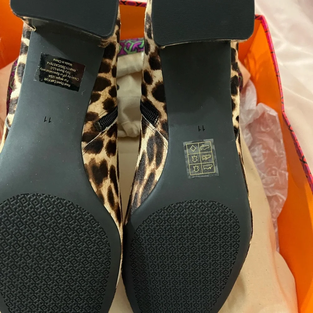 NEW IN THE BOX NEVER WORN
Tory Burch leopard bootie - Picture 9 of 10
